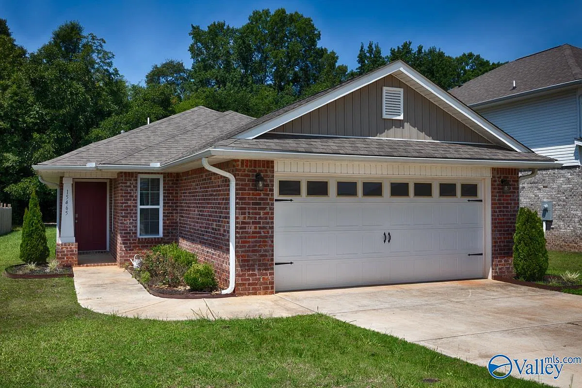 3 bed, 2.0 bath, 1580 sqft, $1,795 — Photo 2