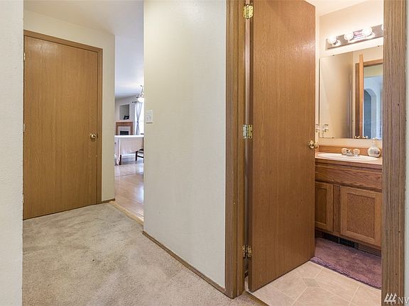 4th image of 8613 204 St Ct E