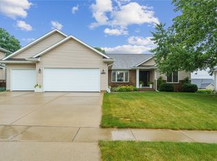 2590 Victoria St, Marion, IA 52302