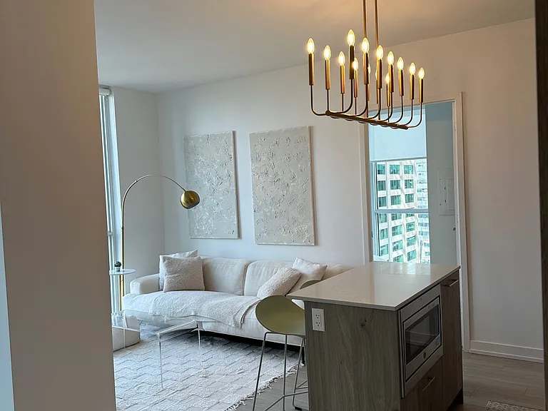 1 Yorkville Ave #1611 — Photo 14