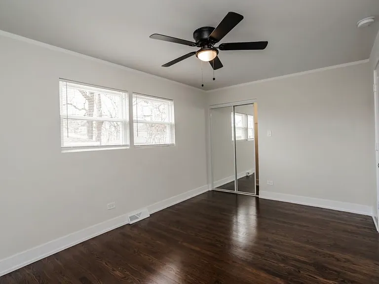 9206 S Harper Ave — Photo 7