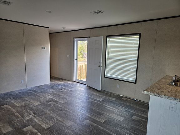3rd image of 9020 Lincoln Rd
