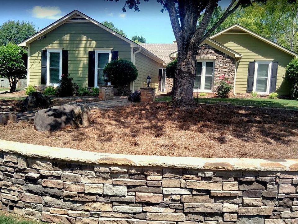 1st image of 4110 Hubert Dr NE