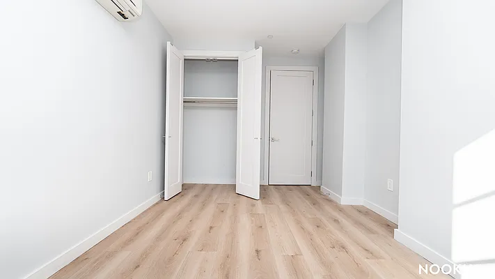 Rented by Nooklyn NYC LLC | media 104