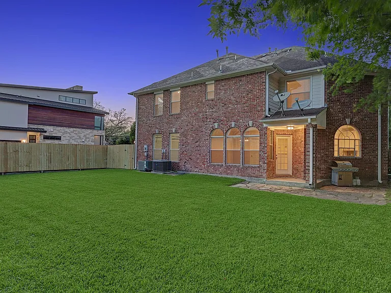 5365 Lampasas St — Photo 33