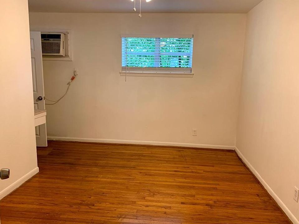1st image of 4-8 Briar Dale Ct Unit 4