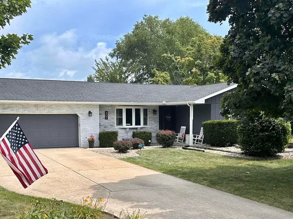 402 Filbert St, New Carlisle, IN 46552
