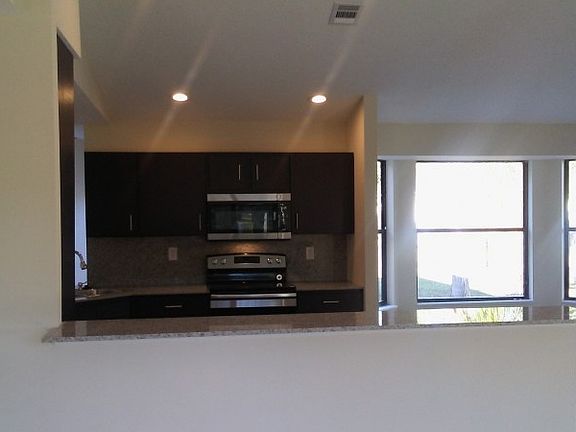 3rd image of 1321 SW Jericho Ave