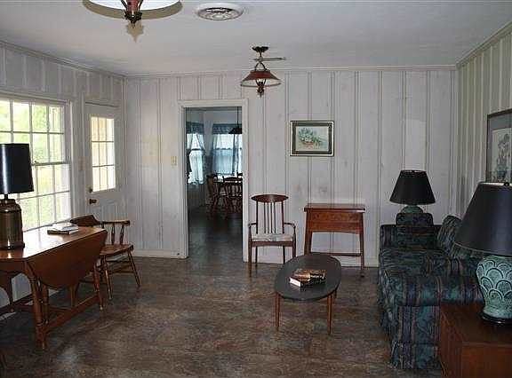 3rd image of 5635 Hooks Ave