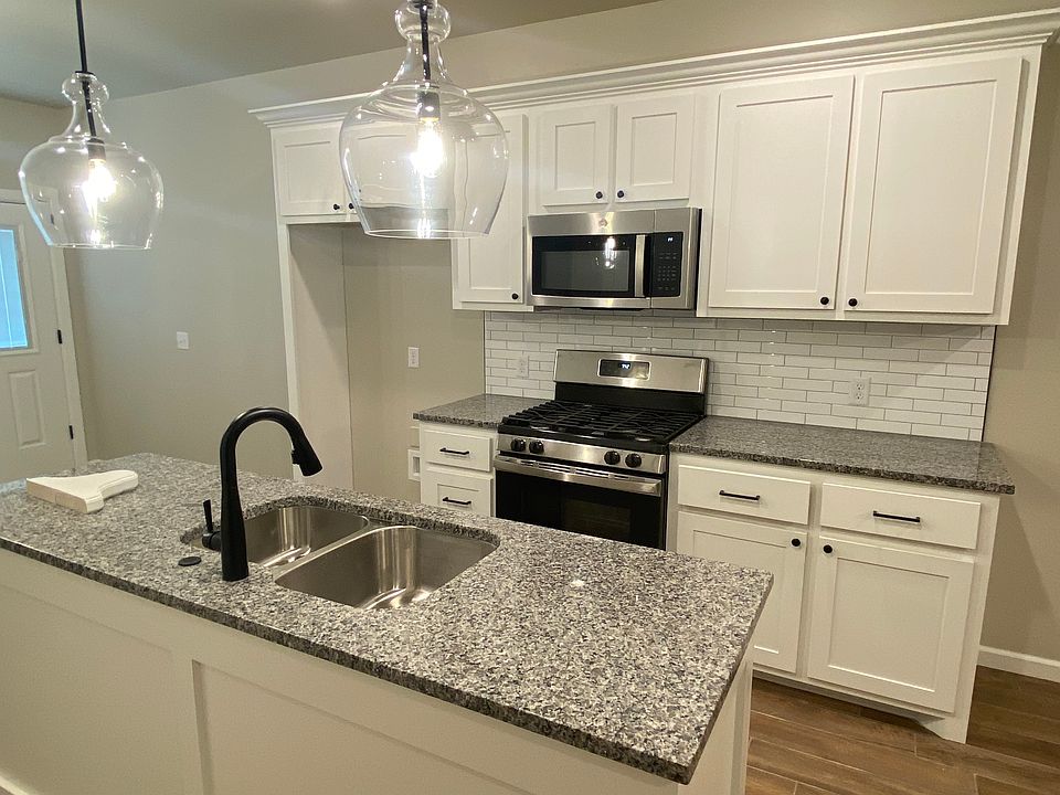 Kitchen (Refrigerator is NOT furnished)