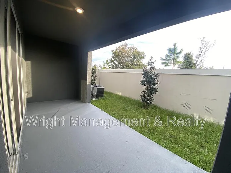 2906 Suncoast Plains Dr — Photo 26