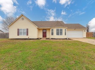 300 Eagle Ridge Dr, Oakfield, TN 38362