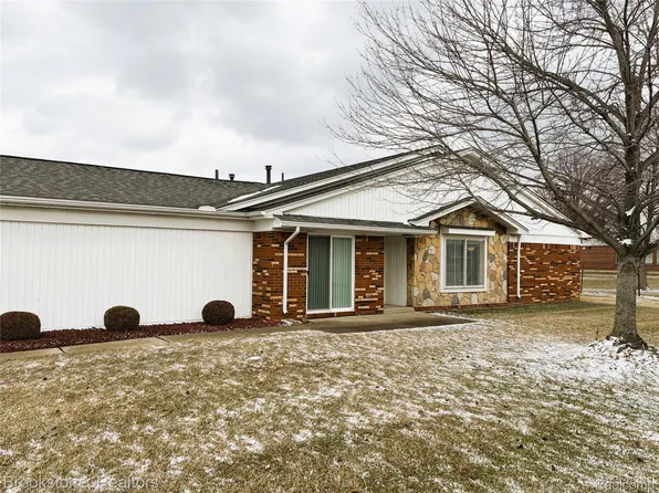 31750 Raymond Dr, Warren, MI 48093