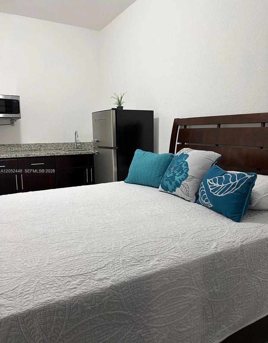 Tropical Breeze Townhouse — Photo 3