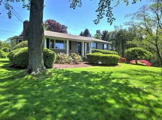 528 Treat Ln, Orange, CT 06477