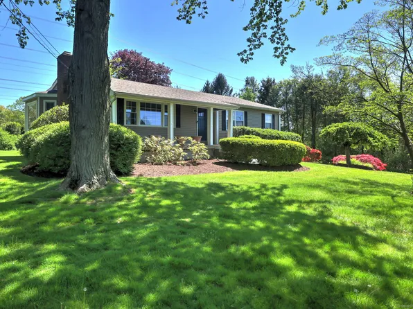528 Treat Lane, Orange, CT 06477