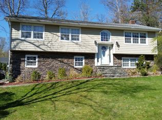 9 Briarcliff Rd, New City, NY 10956