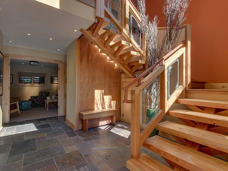 365 Fairway Dr — Photo 11