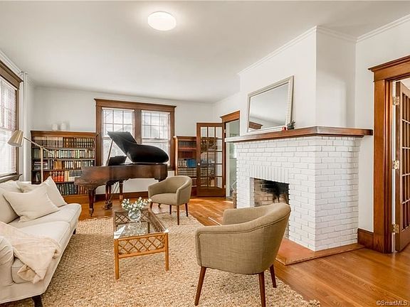3rd image of 94 Woodlawn St
