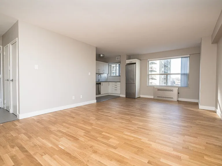 99 Tyndall Ave — Photo 6