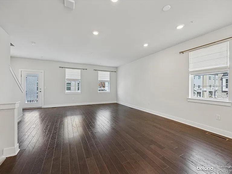 113 Fleet Ct — Photo 5