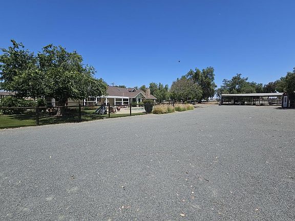 4th image of 22530 Rolling Meadows Dr