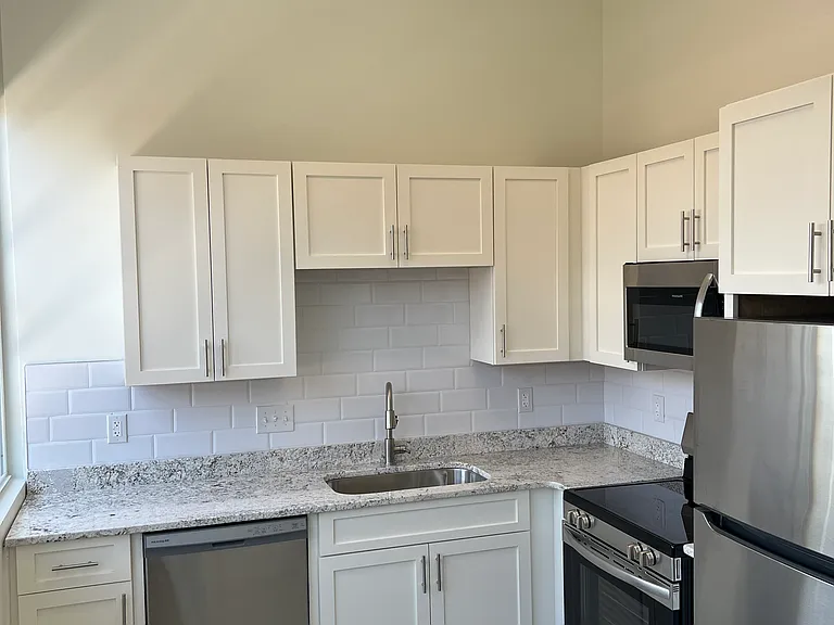 Pulaski Lofts — Photo 47