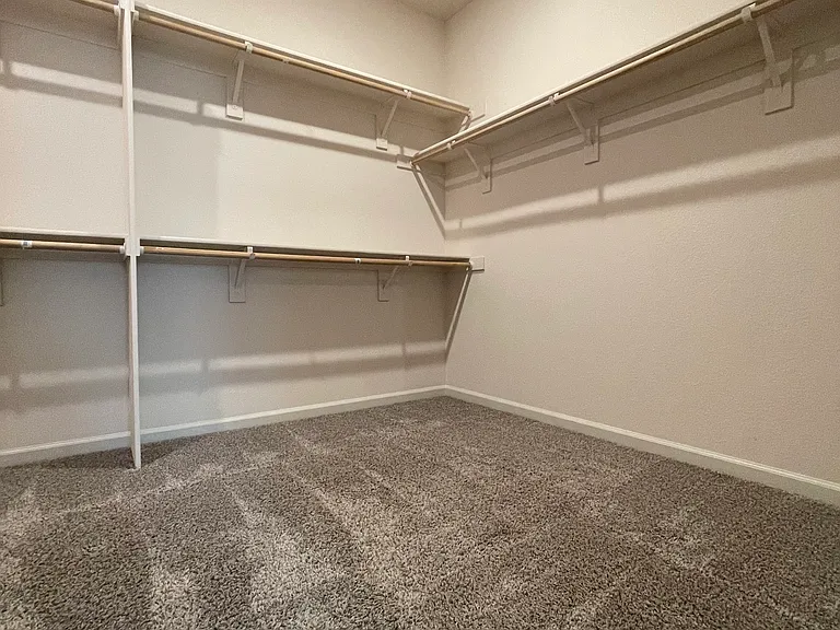 5032 Grasscreek Dr — Photo 17