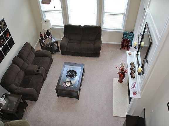 4th image of 401 Brookfield Cir