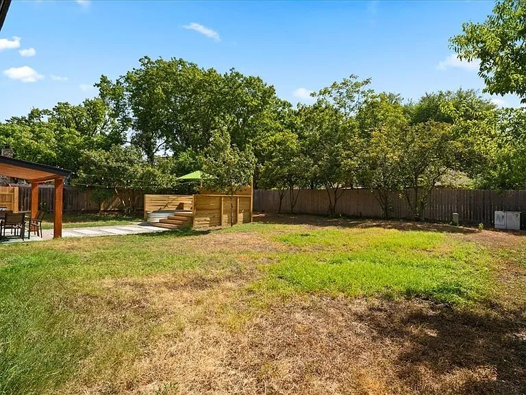 10803 Burnwood Dr — Photo 17