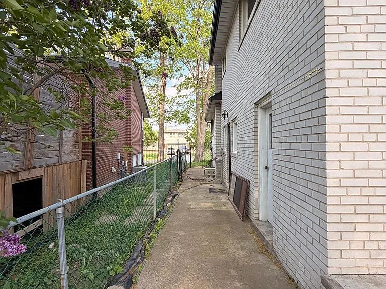 6 Brantley Cres — Photo 18