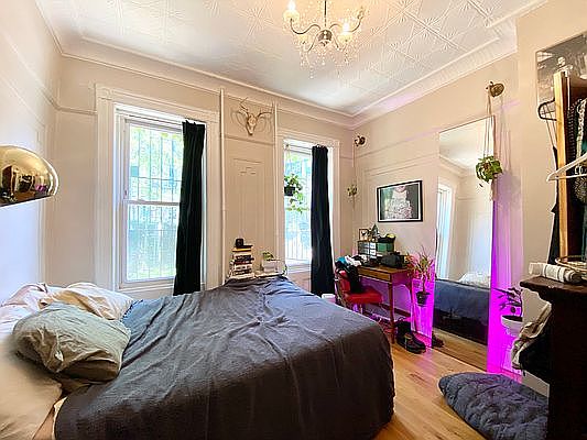 4th image of 1552 Greene Ave #A