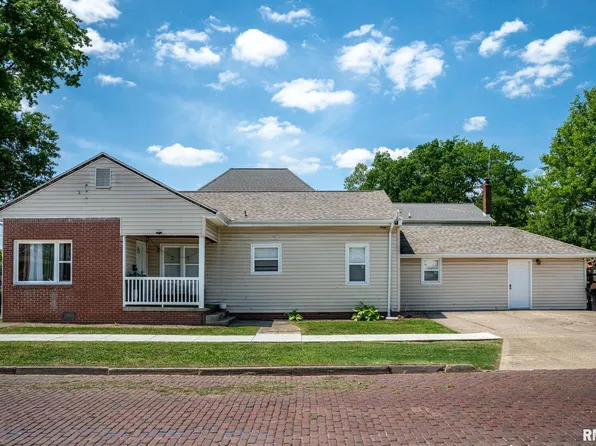 325 S Webster St, Harrisburg, IL 62946
