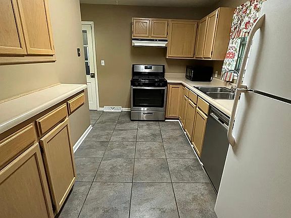 5th image of 6517 NW Hilldale Dr