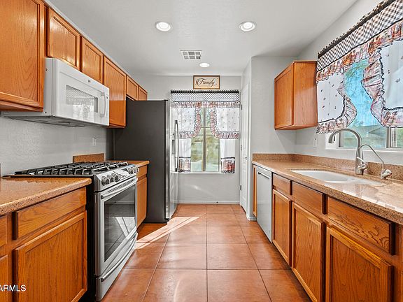 2nd image of 20948 N SANSOM Drive