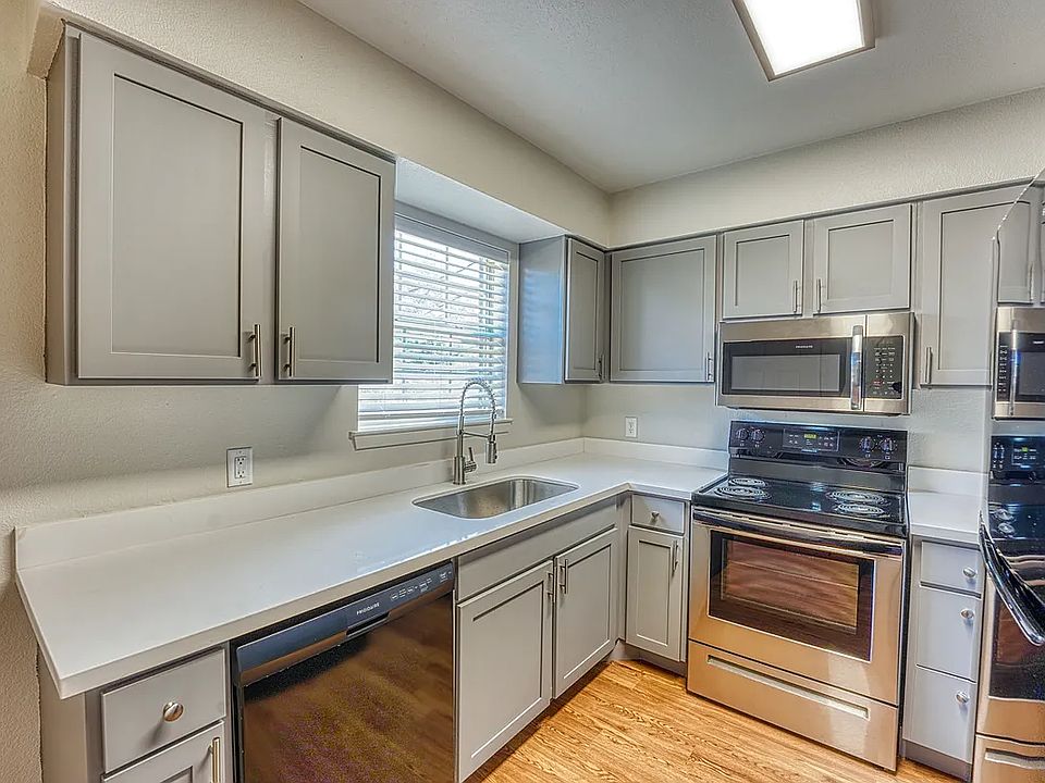 Kitchen - 1 Bedroom