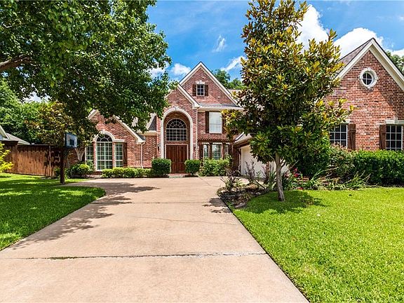 2nd image of 8320 Wooded Cove Dr
