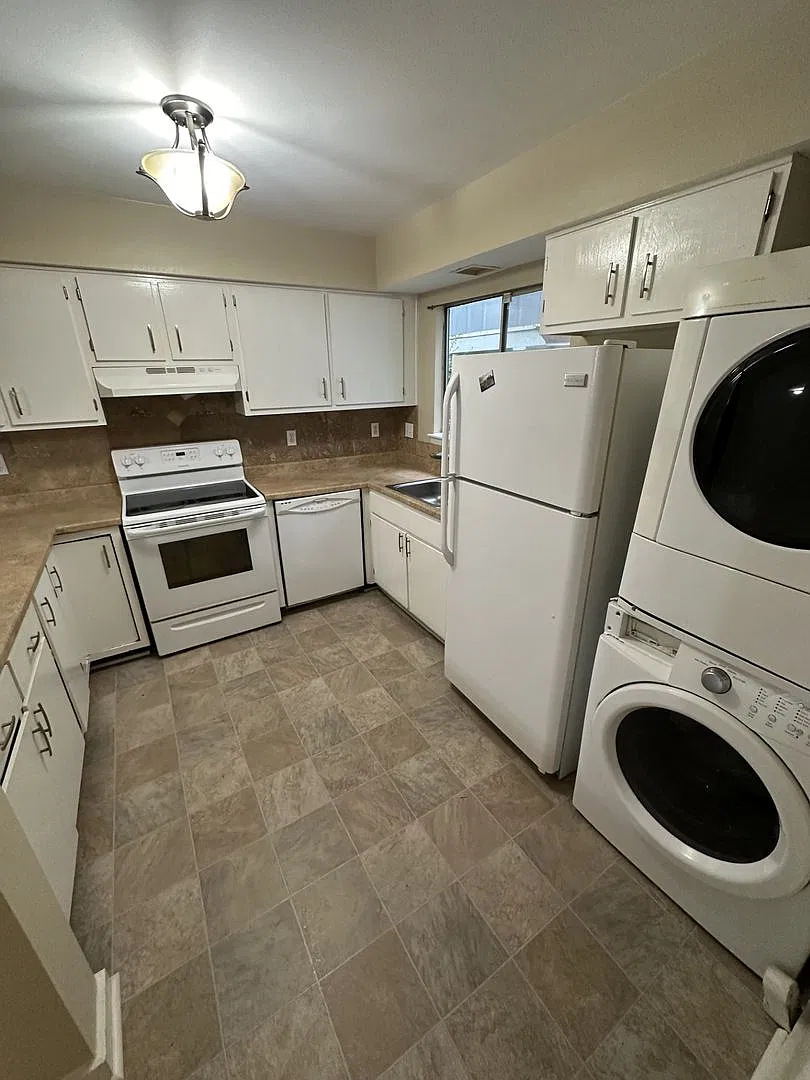 2 bd 1.5 ba Townhome — Photo 1