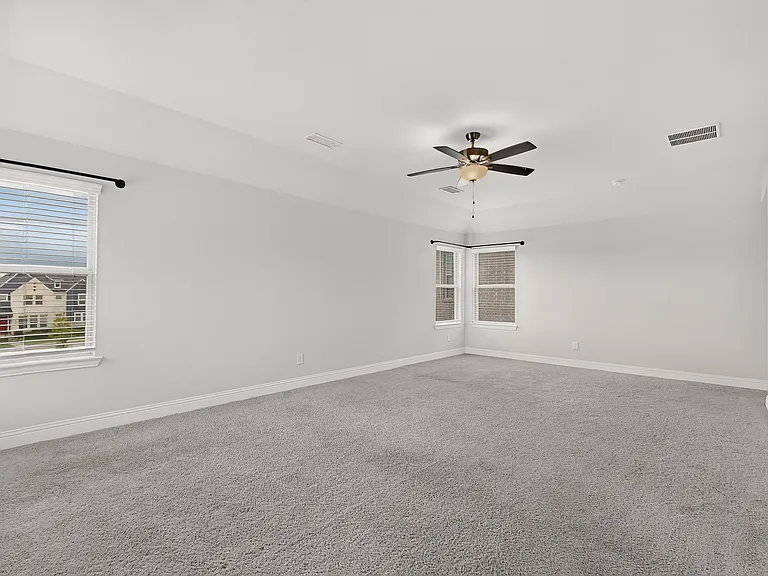 7617 Regal Ln — Photo 35