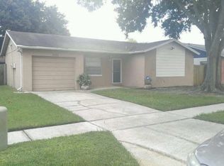 1050 Old Field Dr, Brandon, FL 33511