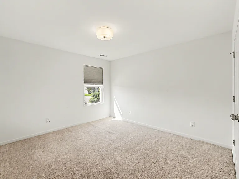 121 Rockingham Way — Photo 24