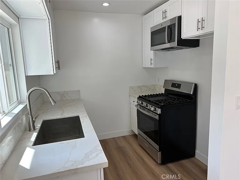 619 S Brand Blvd #A — Photo 9