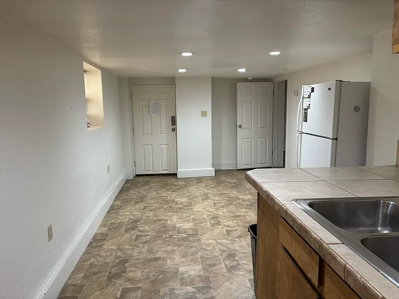 2 bed, 1.0 bath, 1200 sqft, $1,190 — Photo 3