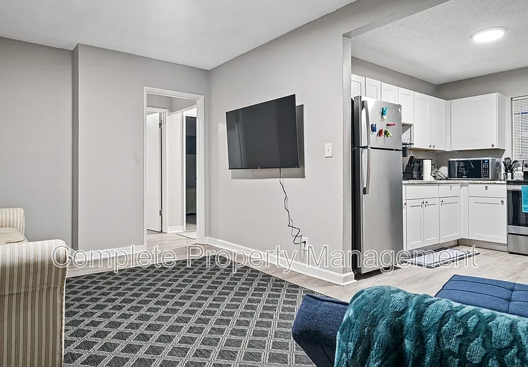 233 Tucker Ave — Photo 3
