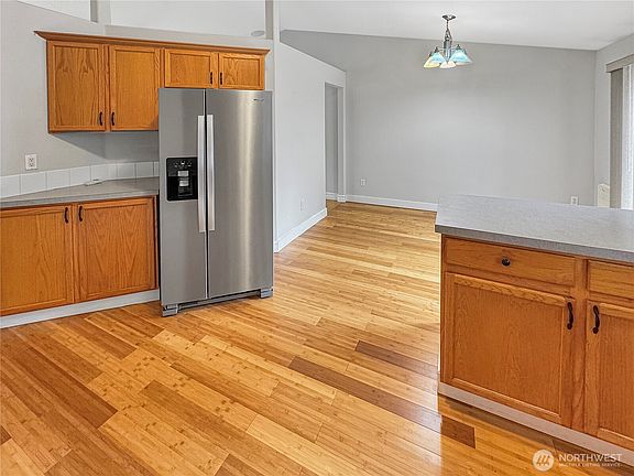 5th image of 5209 NE 25th Place
