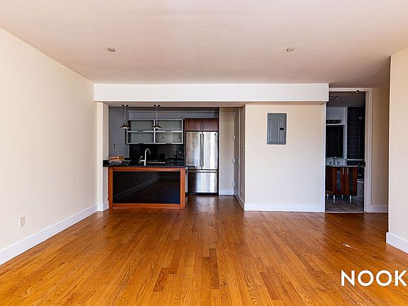 5th image of 756 Myrtle Ave APT 3G