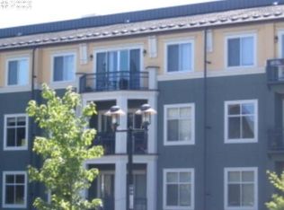 196 SE Spokane St APT 102, Portland, OR 97202