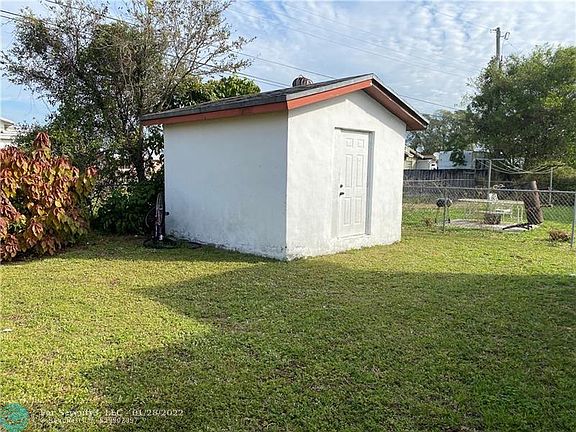 3rd image of 5229 Flagler St