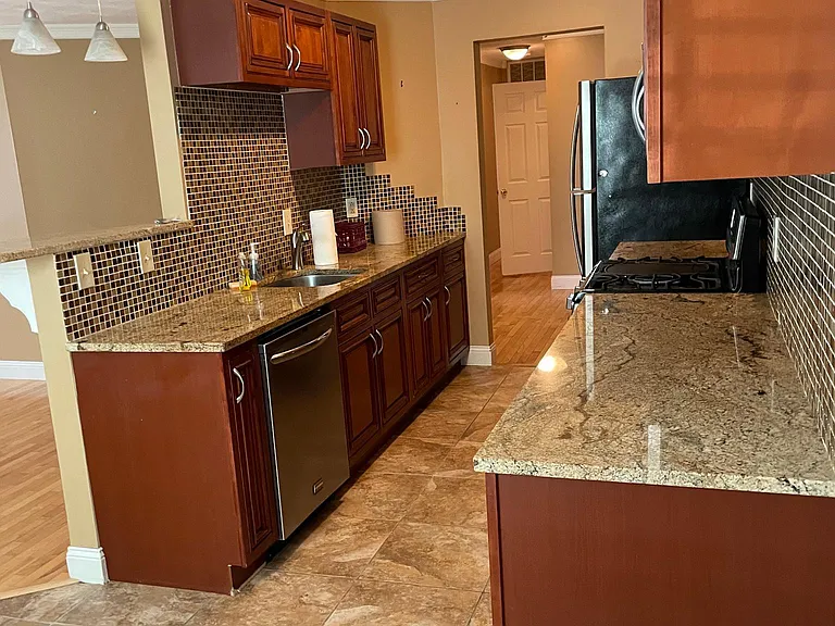 37 Main St #2 — Photo 2