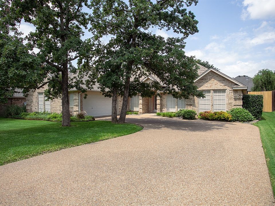 1st image of 1015 Oak Hill Park